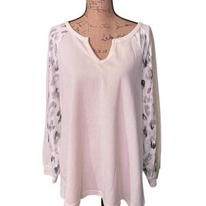 BloomChic Animal Print‎ Relaxed Long Sleeve Tunic